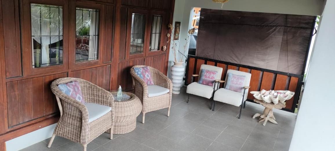 Mama Nings Beach Hotel Sekongkang Exterior foto